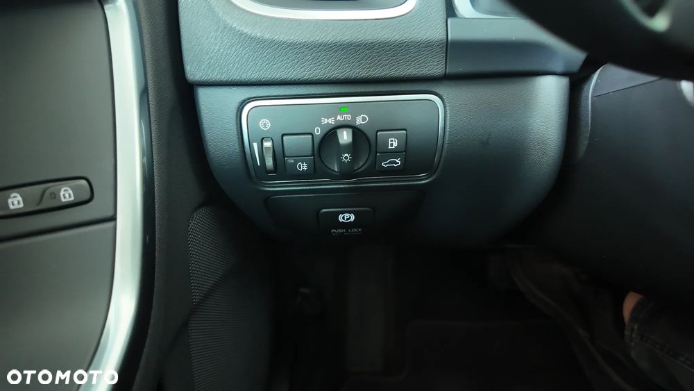 Volvo V60 D6 AWD Plug-in Hybrid Summum - 30