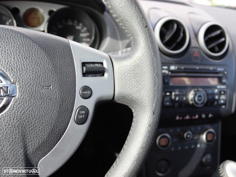 Nissan Qashqai 1.5 dCi Tekna Premium Pele Preta 18 - 21