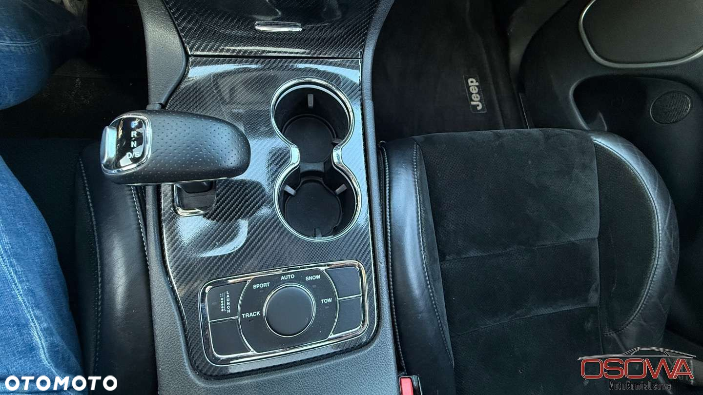 Jeep Grand Cherokee - 22