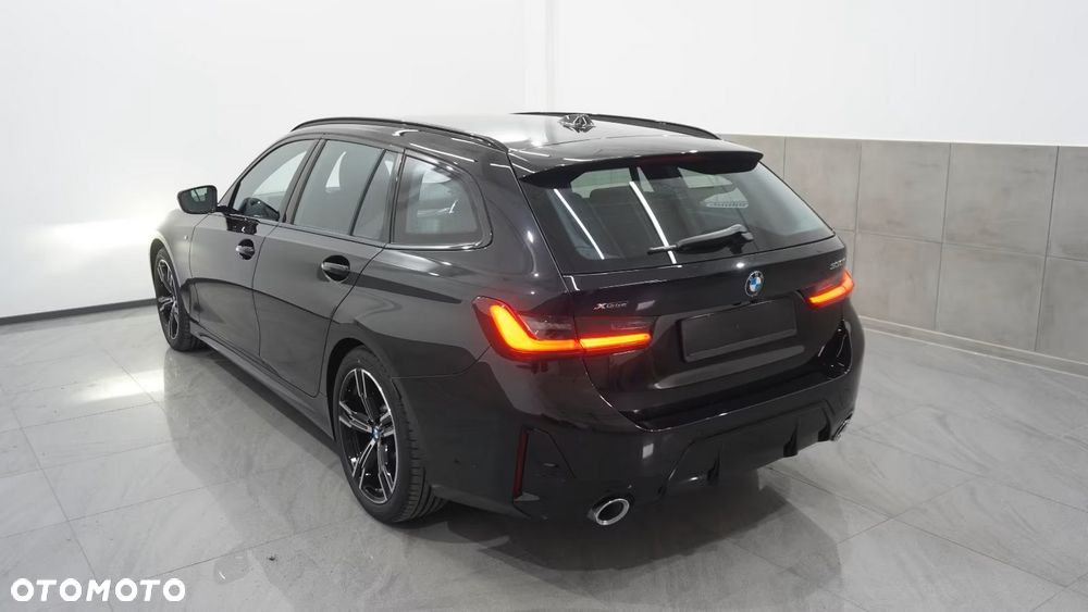 BMW Seria 3 330i xDrive M Sport - 5