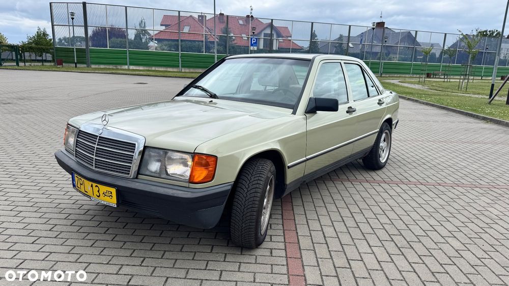 Mercedes-Benz W201 (190) - 2