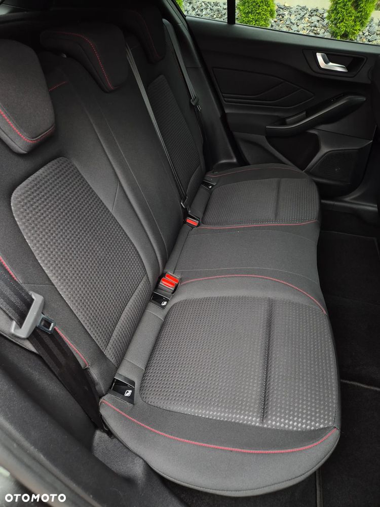 Ford Focus 1.5 EcoBoost ST-Line - 11