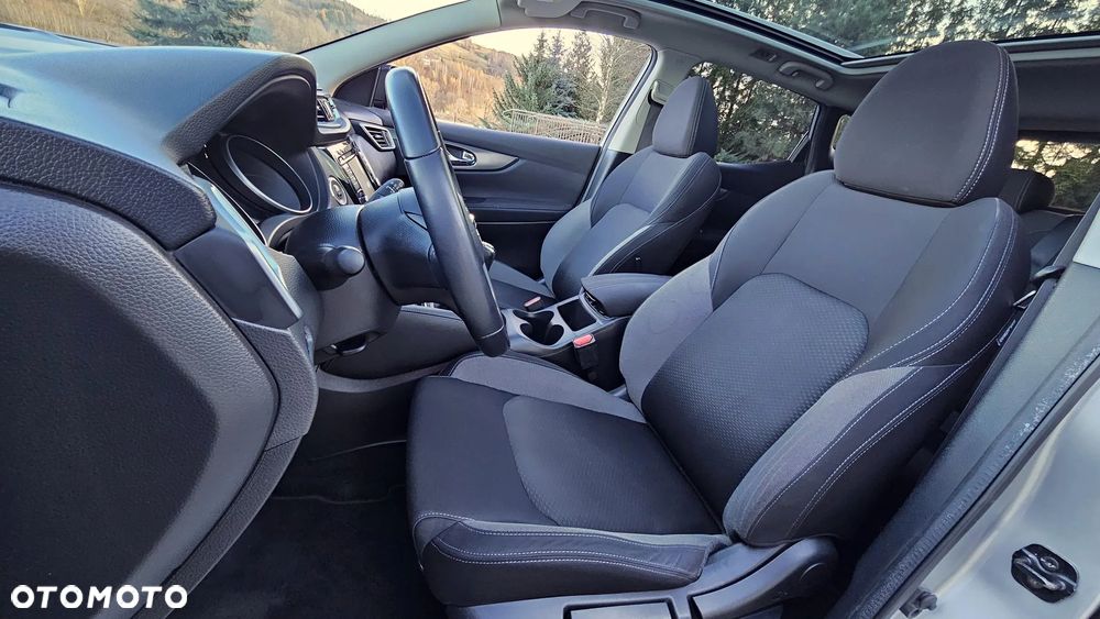 Nissan Qashqai 1.6 DIG-T N-Connecta - 23