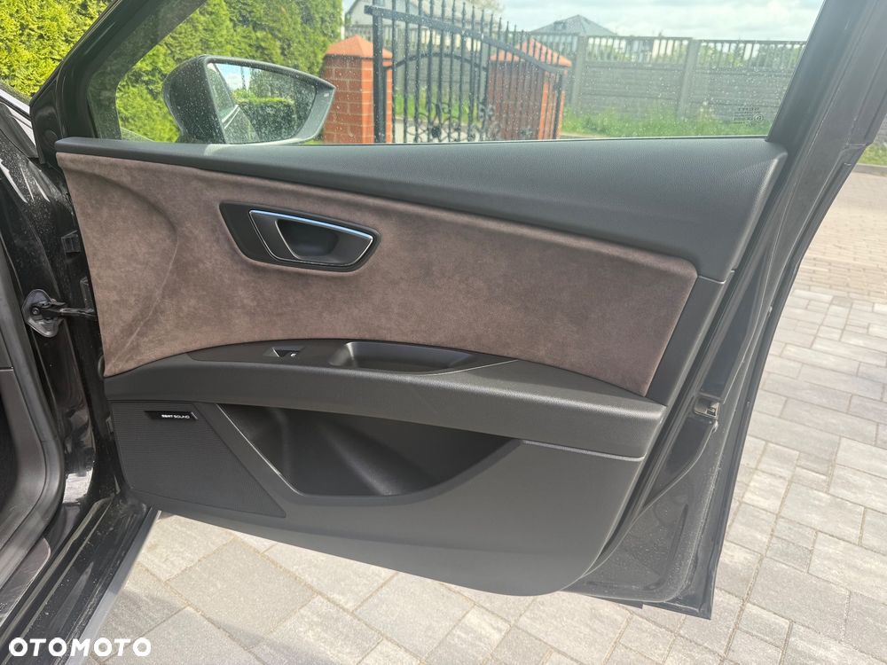Seat Leon Sportstourer 2.0 TDI Start&Stop 4Drive DSG X-Perience - 35