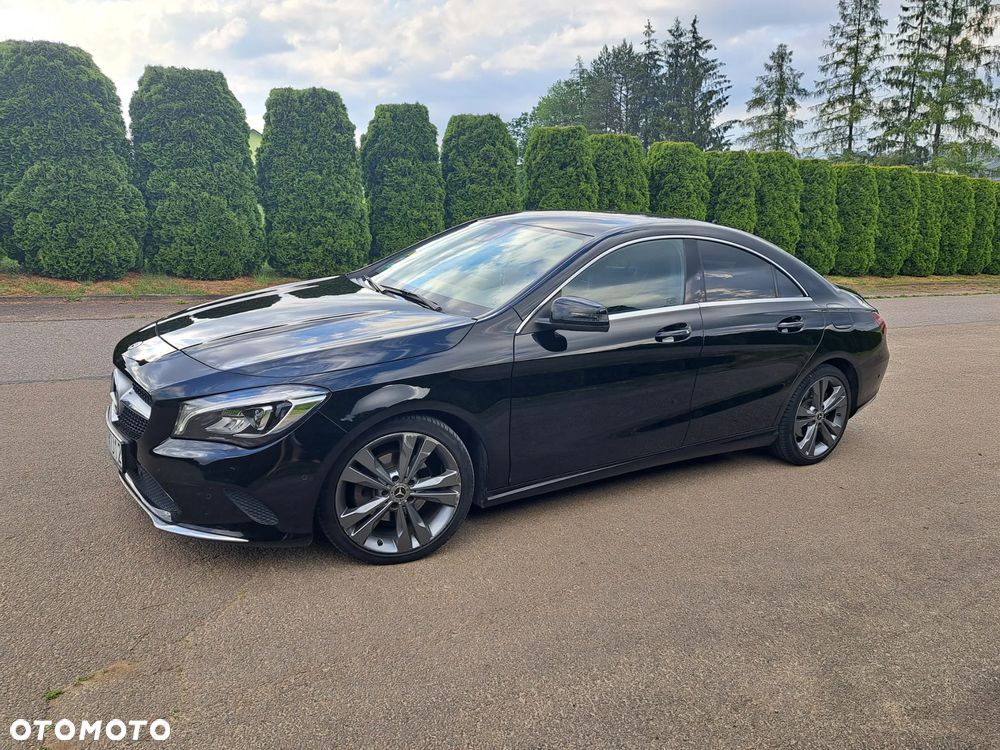 Mercedes-Benz CLA 180 7G-DCT Urban - 16