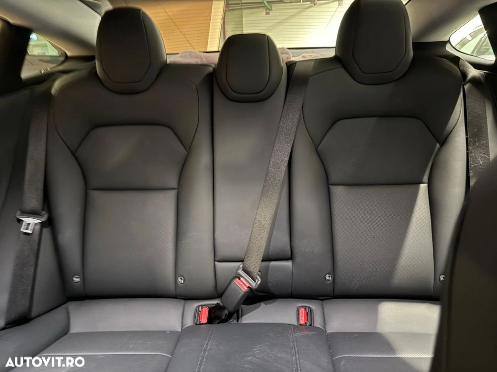 Tesla Model 3 - 18