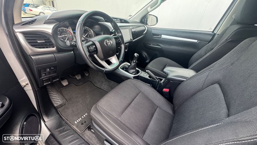 Toyota Hilux 2.4 D-4D 4WD Trial - 35