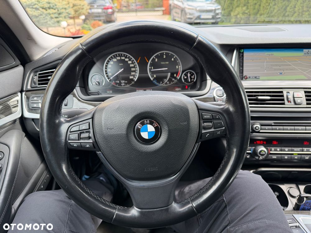 BMW Seria 5 525d xDrive Luxury Line - 27