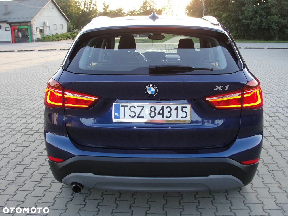 BMW X1 sDrive18d xLine - 12