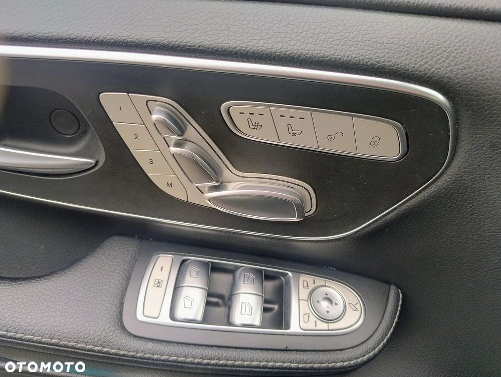 Mercedes-Benz Klasa V 300 d Extralang 4Matic 9G-TRONIC Avantgarde Edition - 36