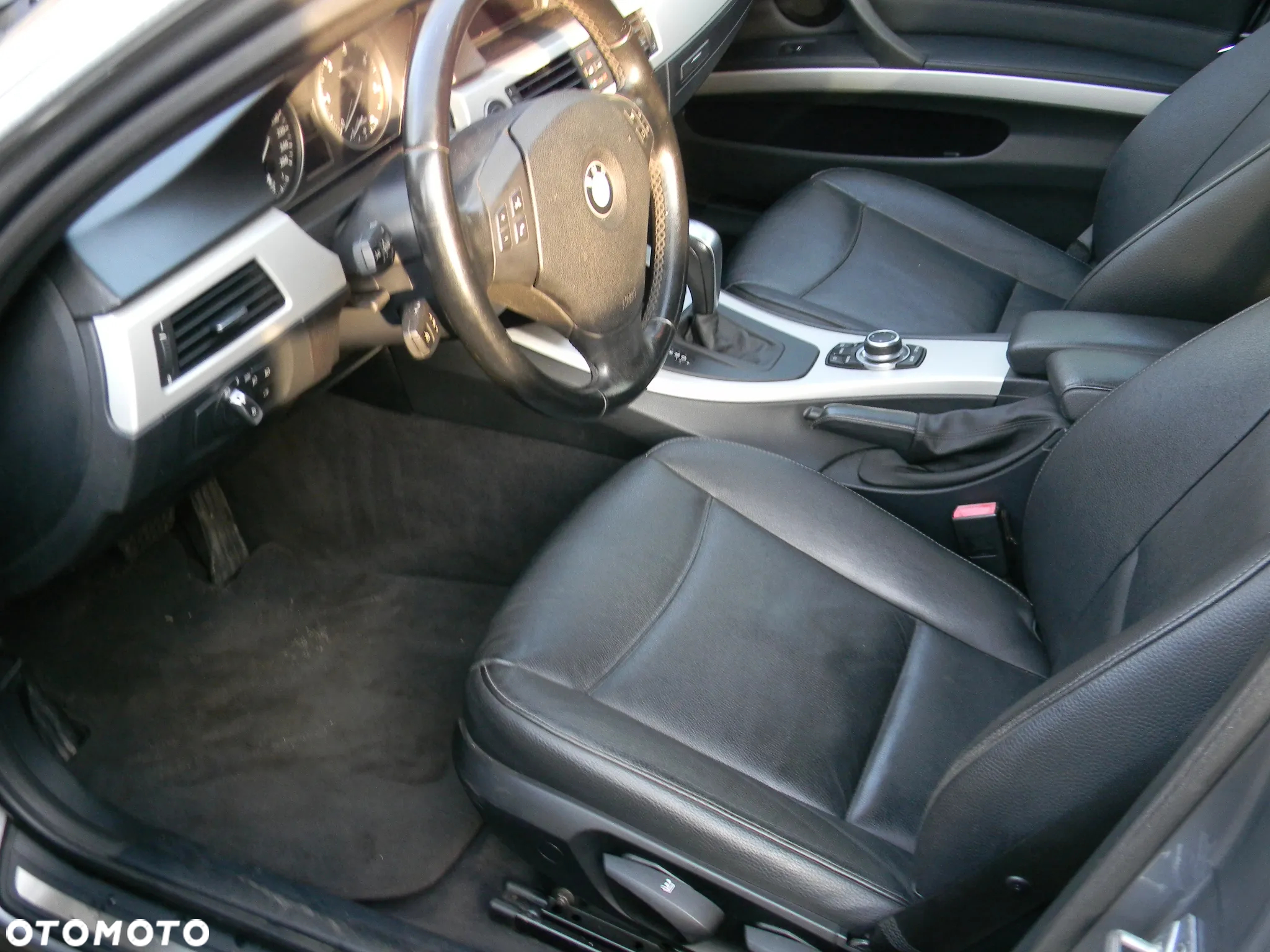 BMW Seria 3 325d DPF Touring Edition Exclusive - 8