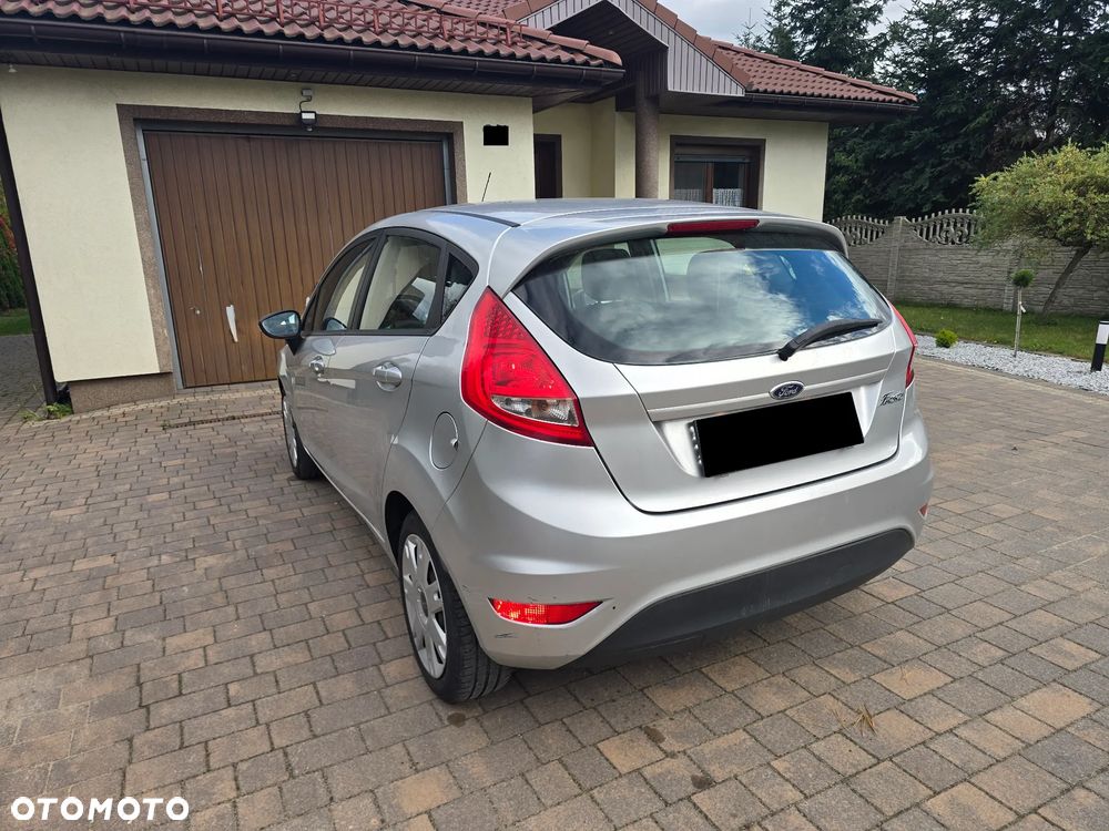 Ford Fiesta 2012 photo 3