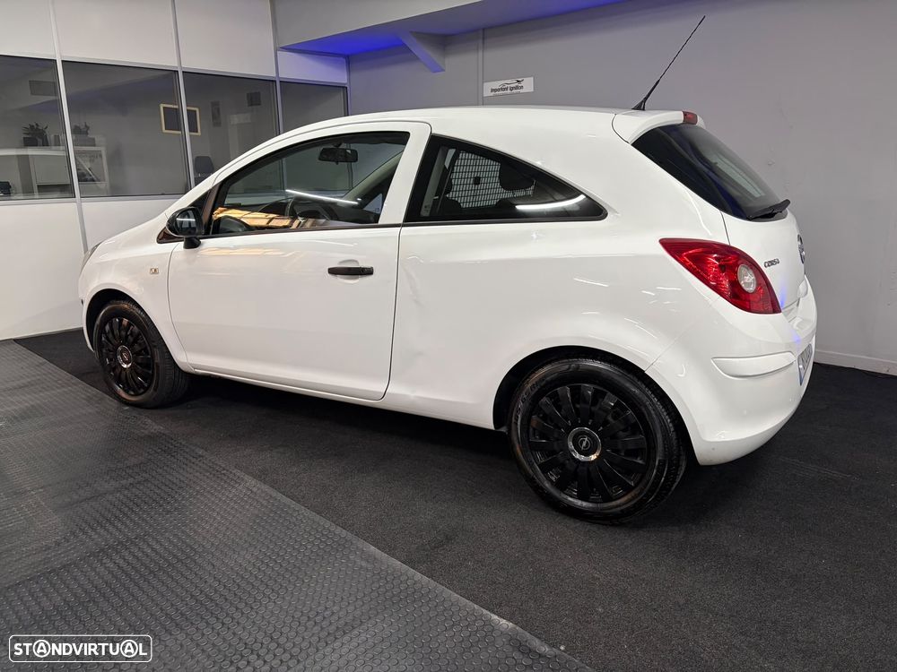 Opel Corsa Van - 13