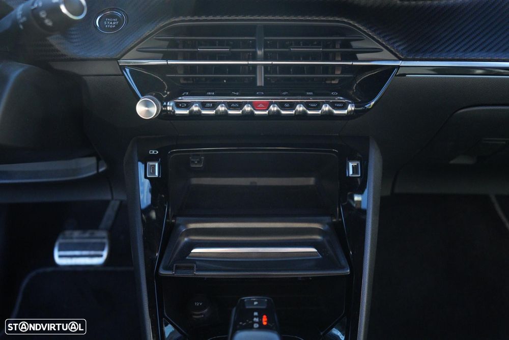 Peugeot 2008 1.2 PureTech GT EAT8 - 33