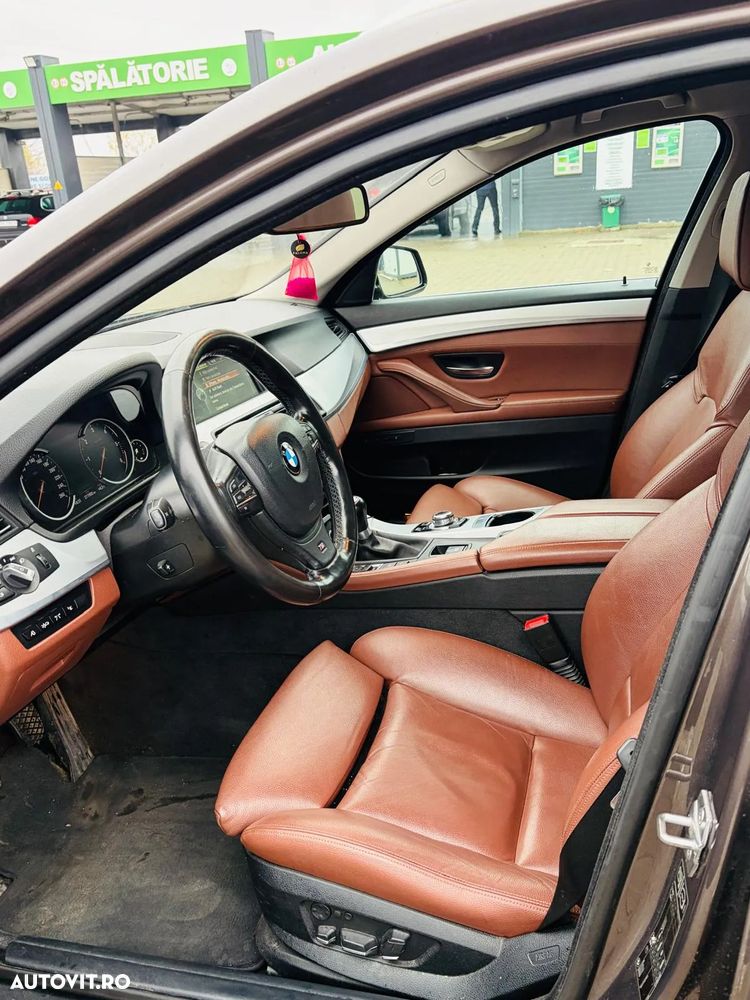 BMW Seria 5 520d Touring - 11