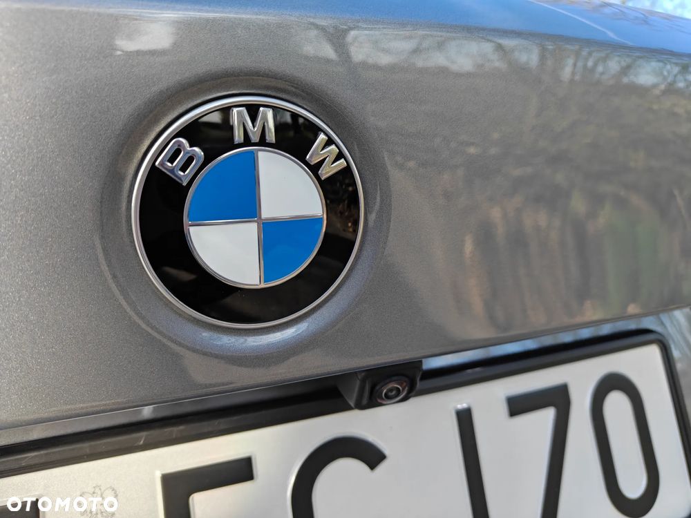 BMW Seria 3 320d xDrive mHEV - 16