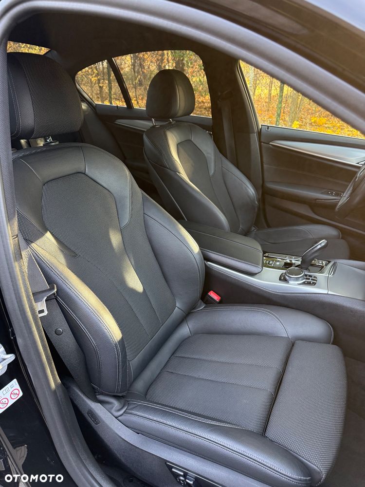 BMW Seria 5 530e iPerformance M Sport sport - 22