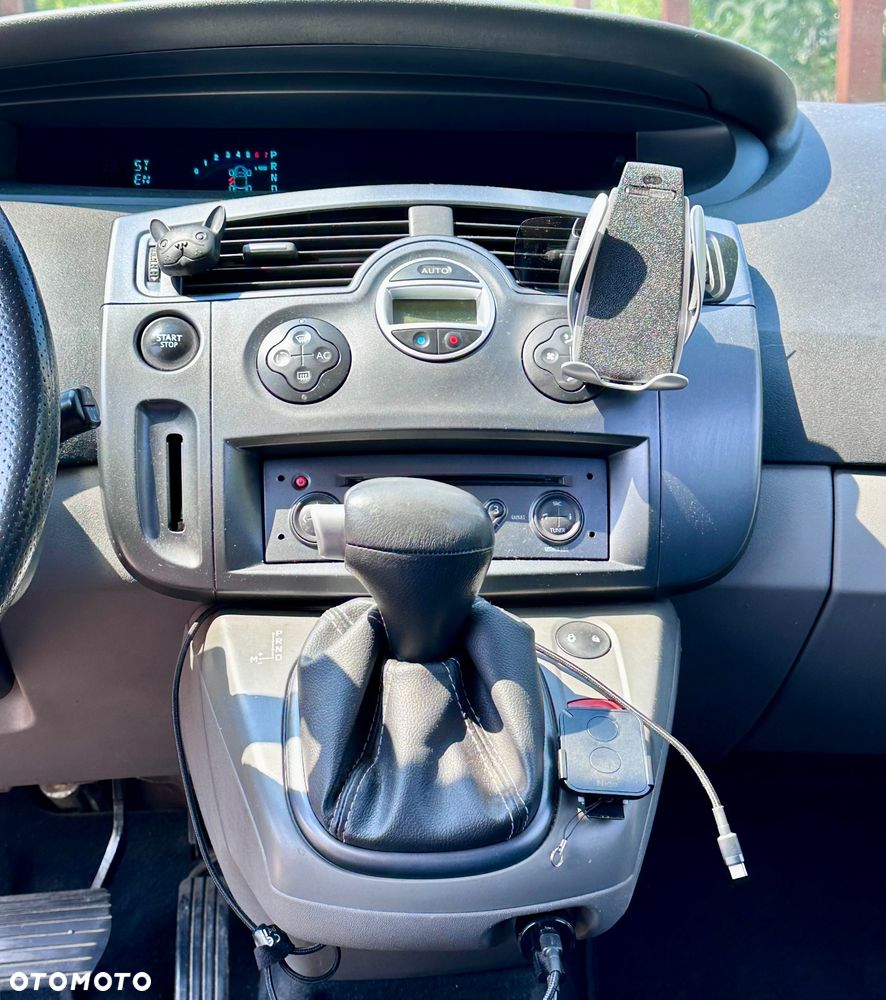 Renault Scenic 2.0 16V Privilege - 10