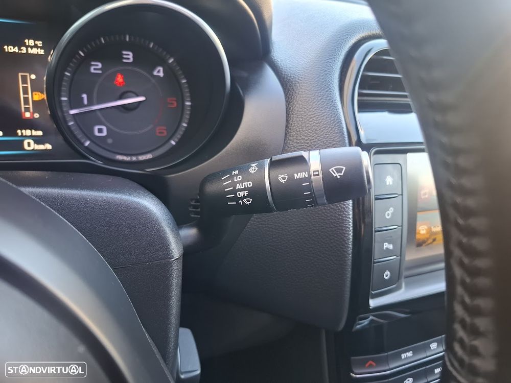 Jaguar XE 2.0 D Prestige Aut. - 24