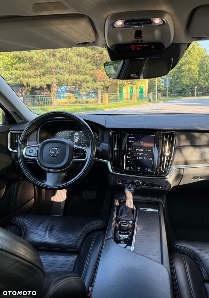 Volvo V90 D5 AWD Momentum - 9