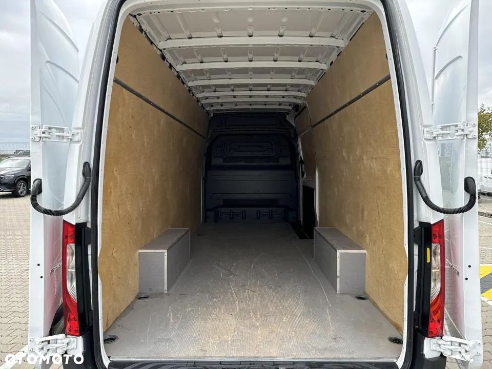 Mercedes-Benz Sprinter - 19