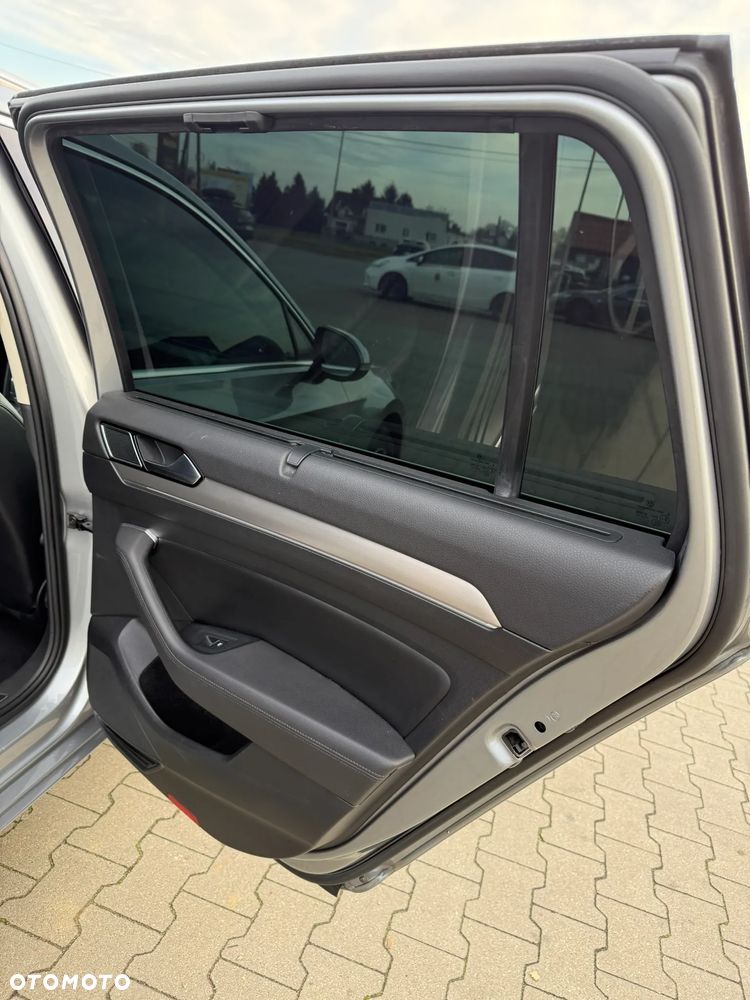 Volkswagen Passat Variant 1.8 TSI BMT Highline DSG - 18
