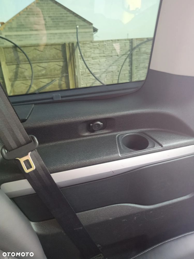 Peugeot Traveller L2 2.0 EAT8 Business VIP - 25