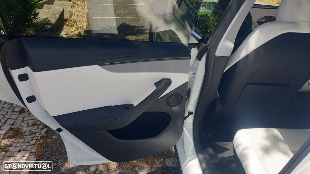 Tesla Model Y Long Range Tração Integral Premium - 10