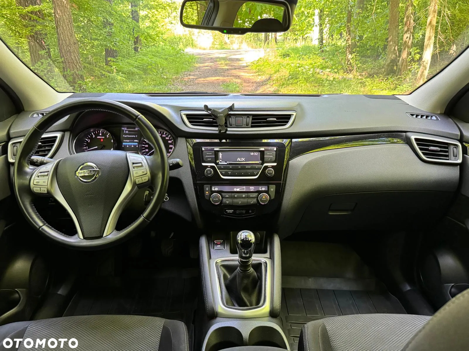 Nissan Qashqai 1.6 DIG-T N-Connecta - 25
