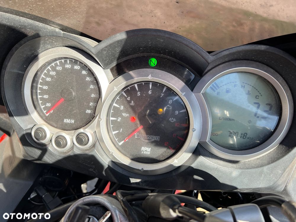 Triumph Sprint - 10