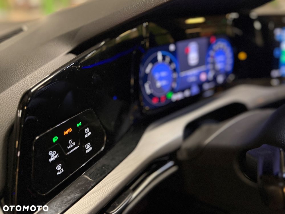 Volkswagen Golf - 26