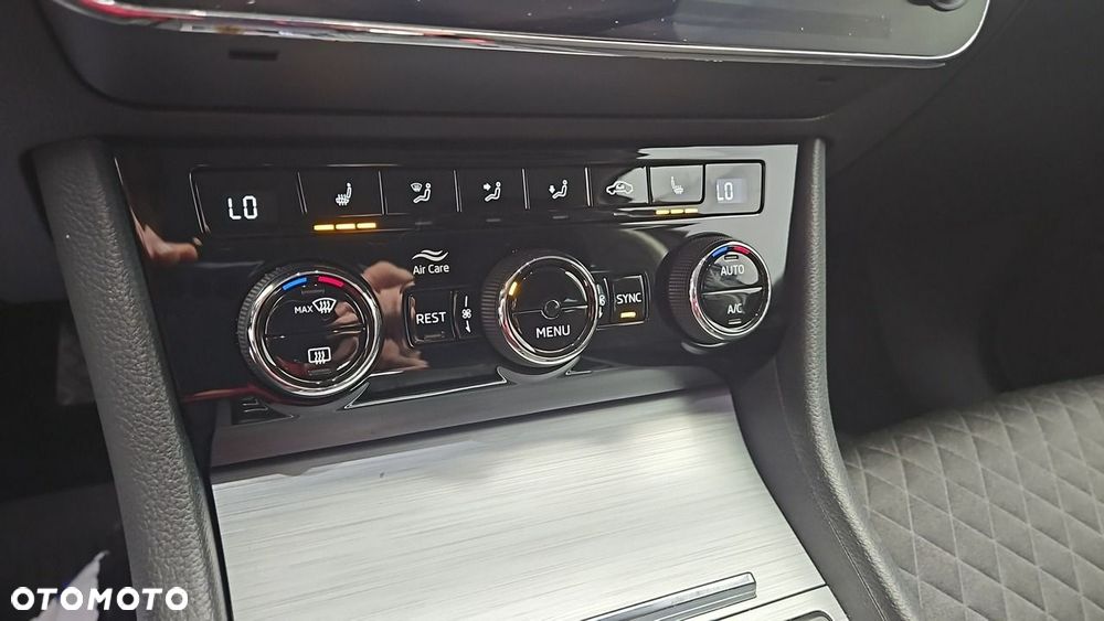 Skoda Superb 2.0 TDI SCR Ambition DSG - 19