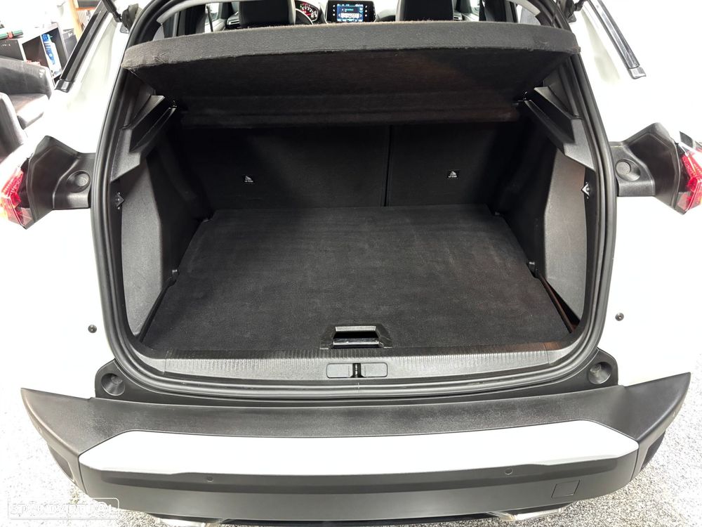 Peugeot 2008 1.2 PureTech Allure EAT8 - 23