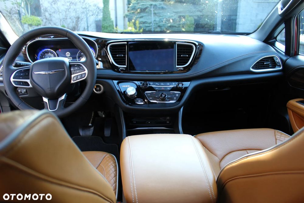 Chrysler Pacifica - 14