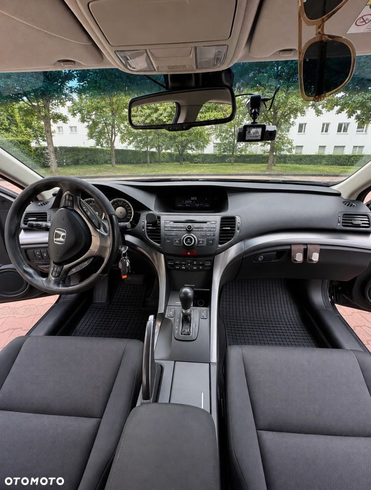 Honda Accord 2.0 Lifestyle - 9