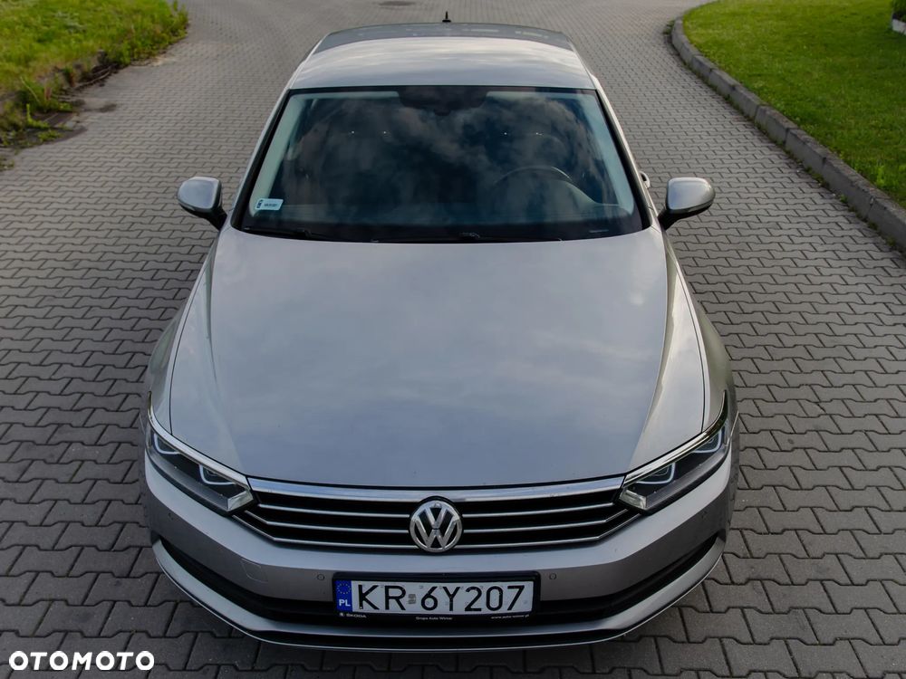Volkswagen Passat 2.0 TDI SCR Comfortline - 8