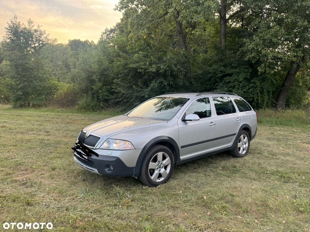 Skoda Octavia Scout 2.0 TDI DPF - 2