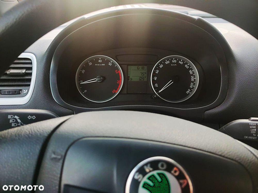 Skoda Fabia 1.2 HTP COOL EDITION - 15