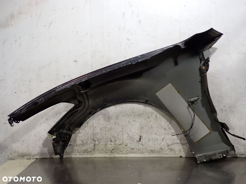 BŁOTNIK PRAWY PRZEDNI INFINITI M37X KOL: GAC - 12