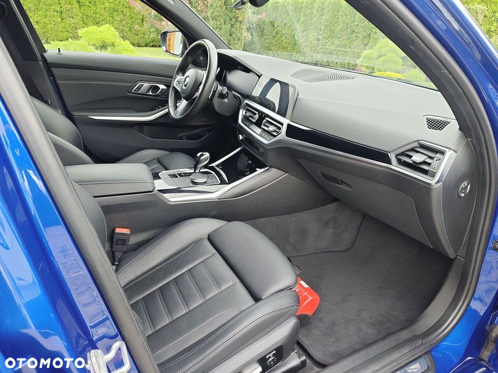 BMW Seria 3 M340i xDrive sport - 23