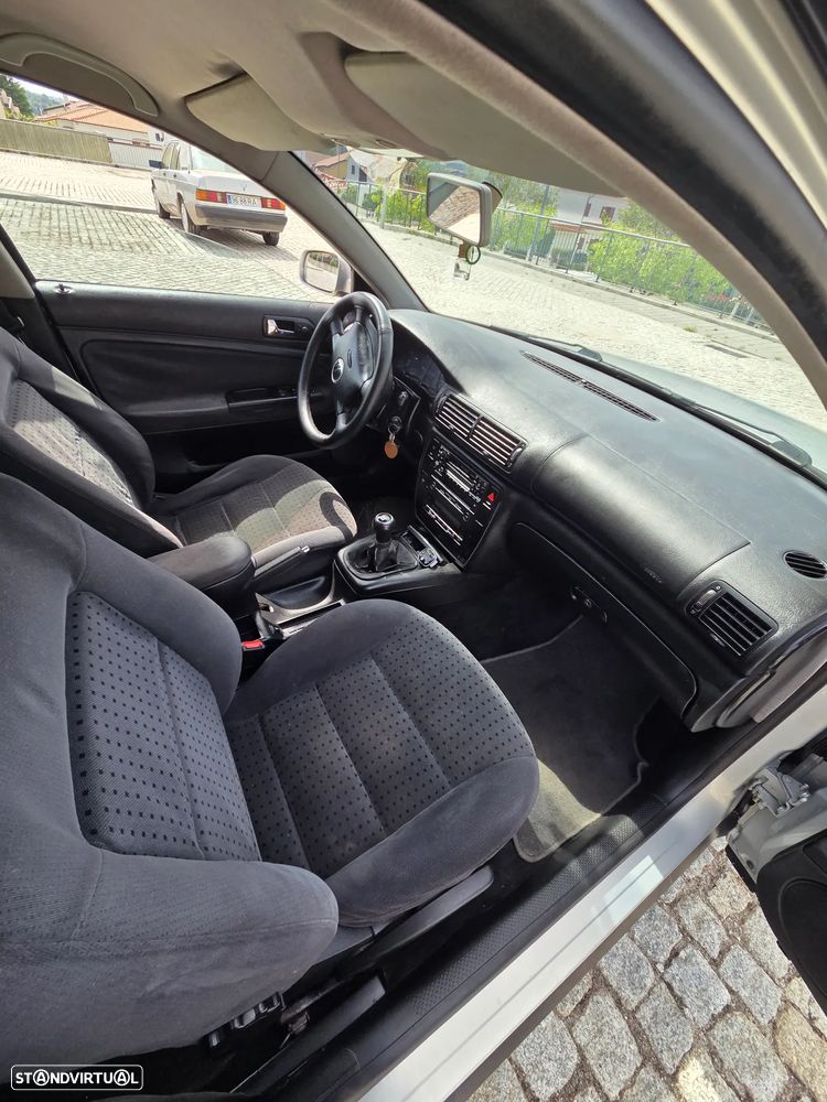 VW Passat Variant 1.9 TDi Confortline - 9
