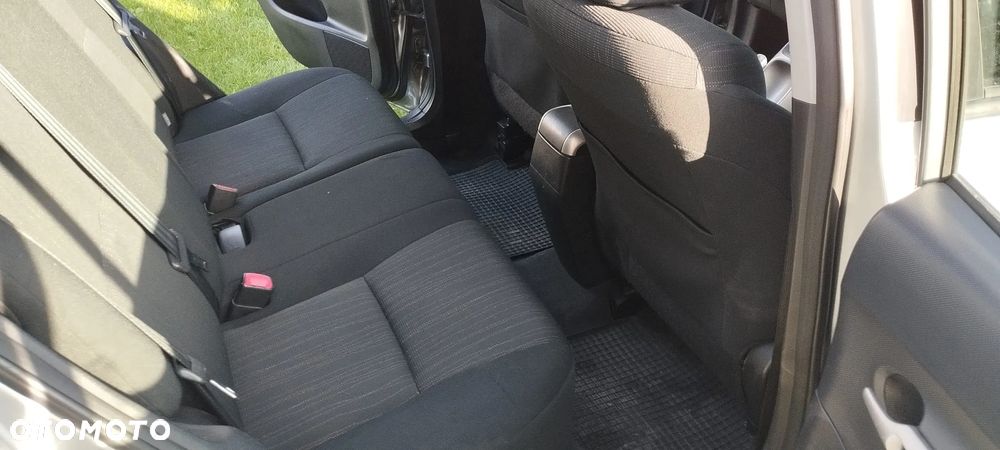 Toyota Auris 1.33 VVT-i Terra - 9