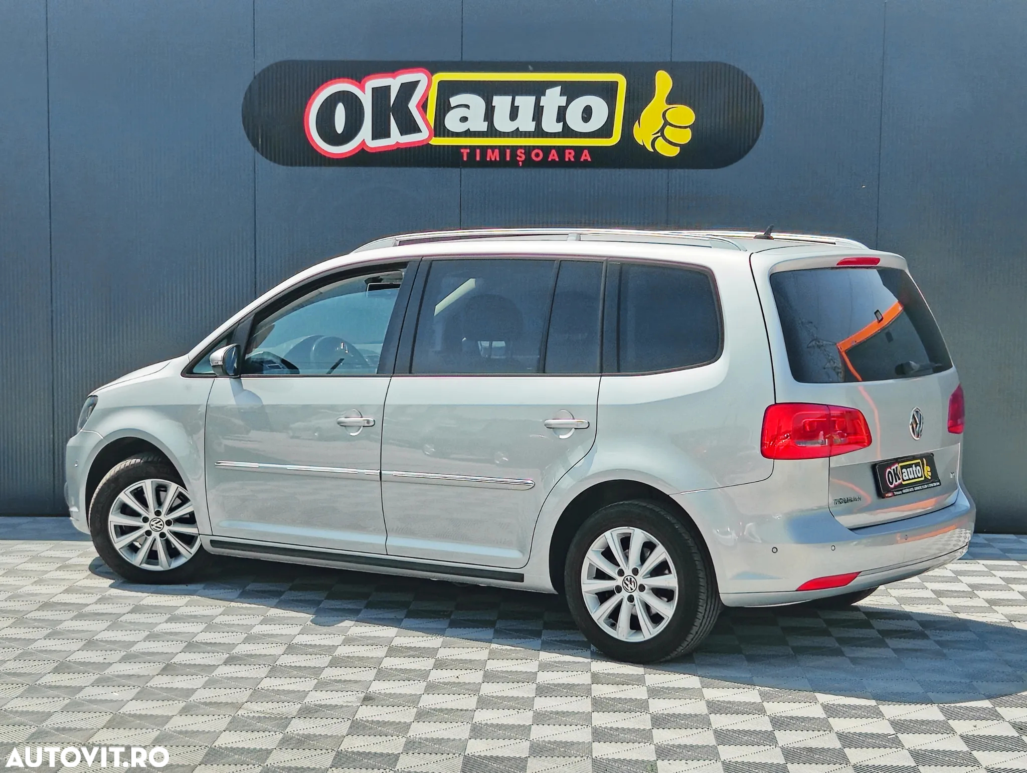 Volkswagen Touran - 4