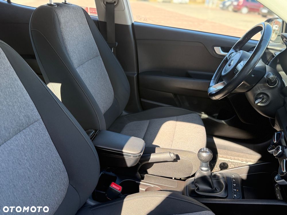 Kia Stonic 1.2 L - 16