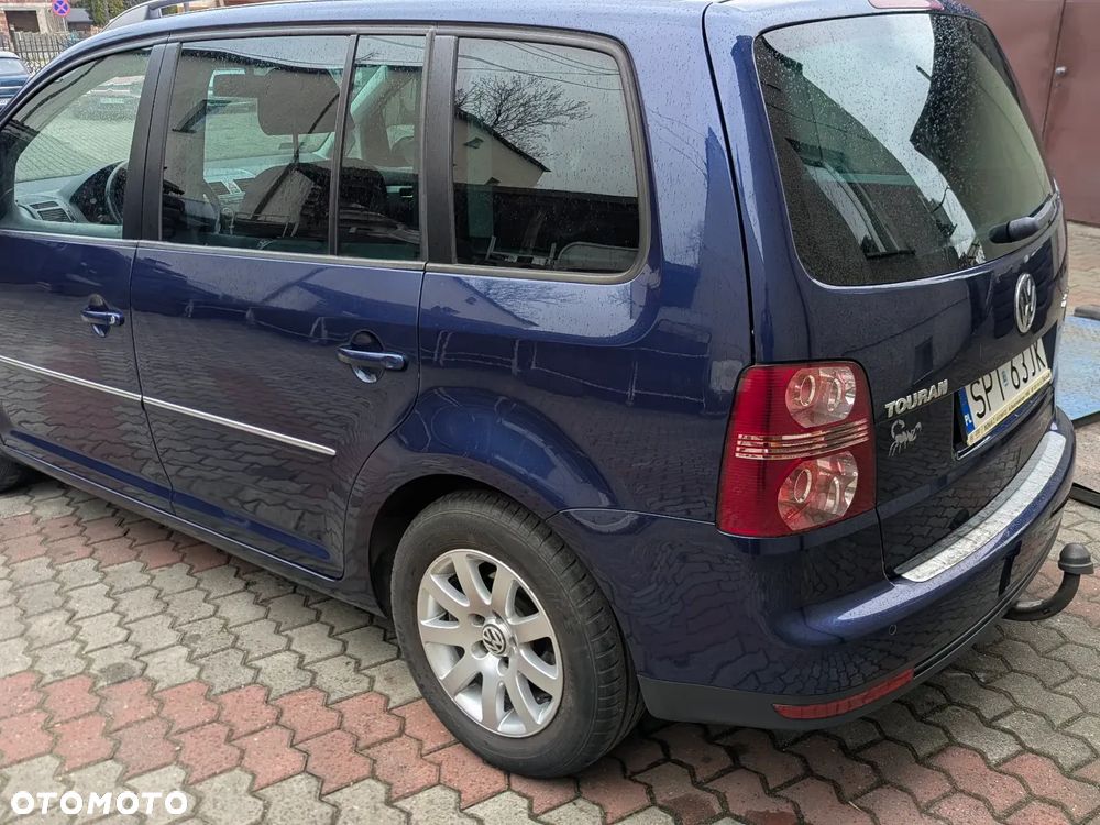 Volkswagen Touran 2.0 TDI DPF Highline - 5