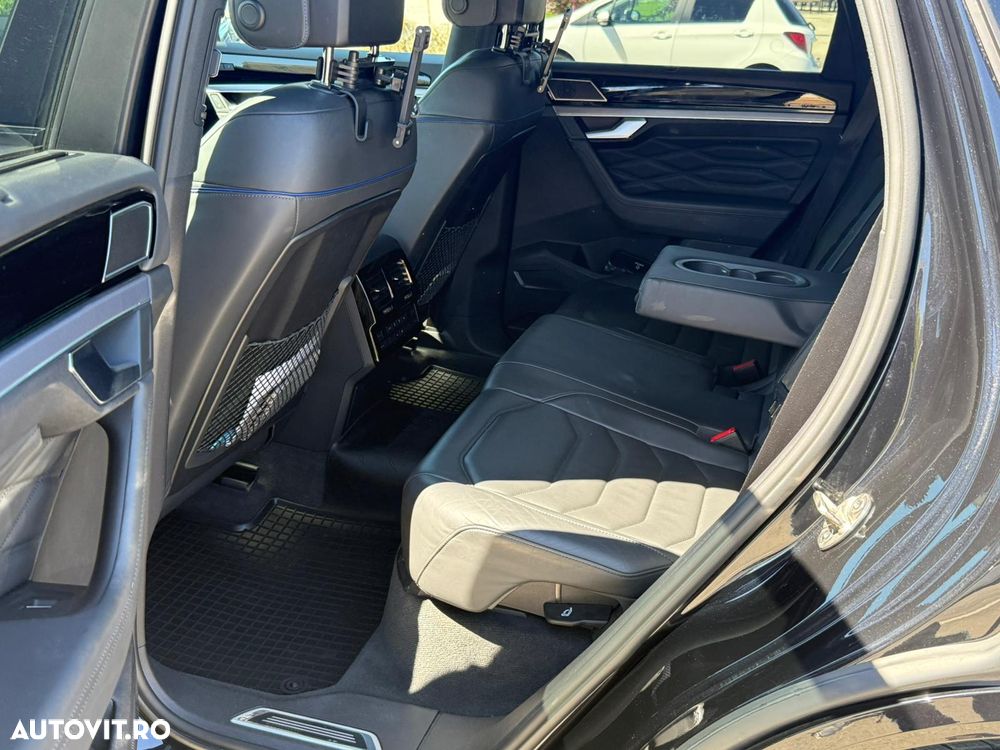 Volkswagen Touareg - 16