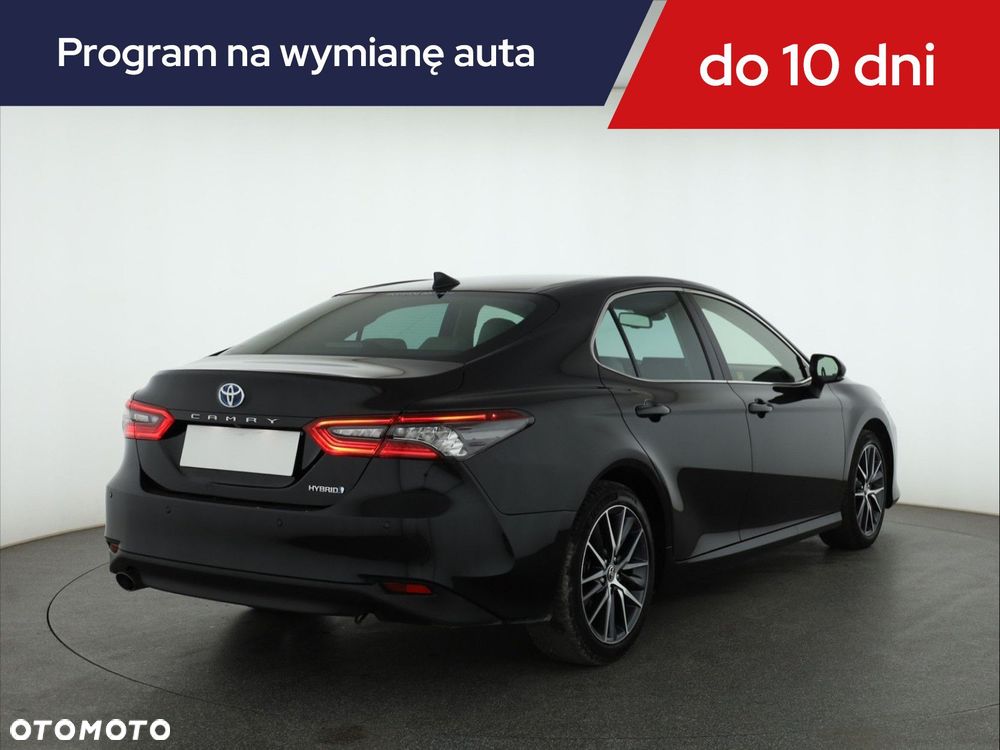 Toyota Camry - 7