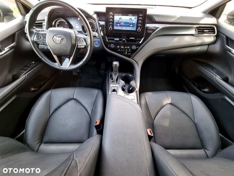 Toyota Camry - 12