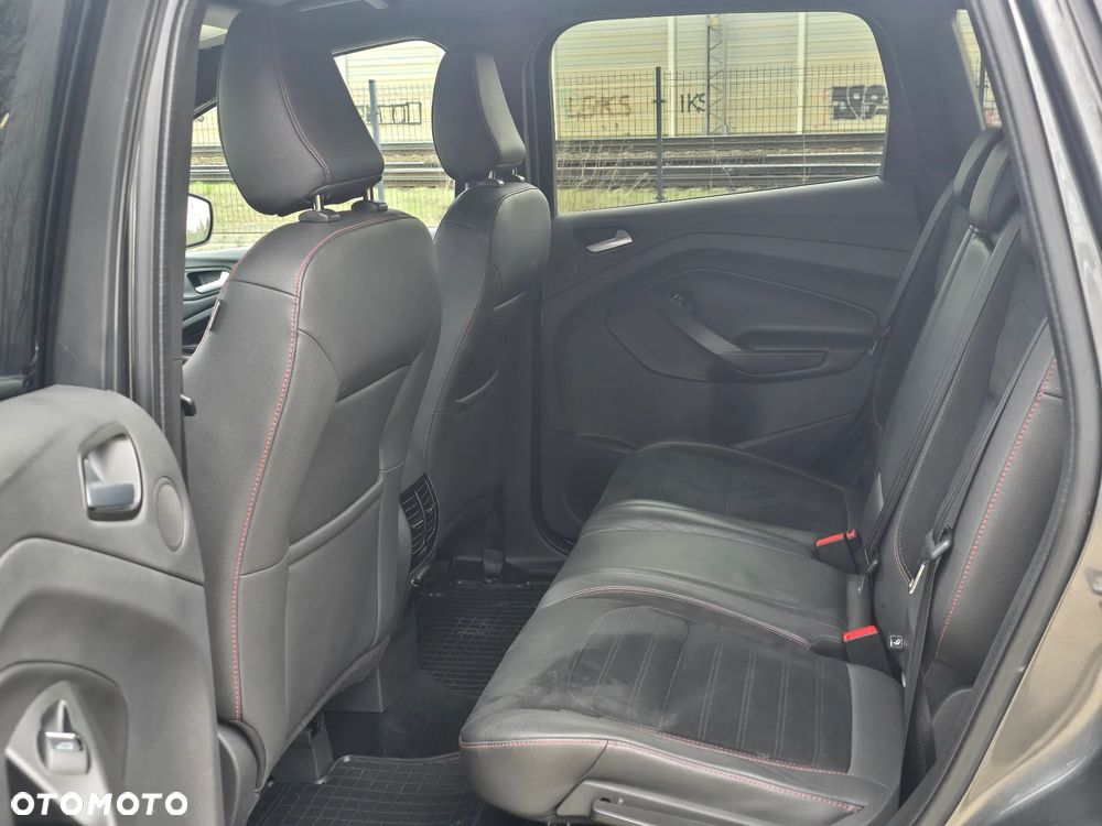 Ford Kuga 2.0 TDCi 4x4 ST-Line - 12