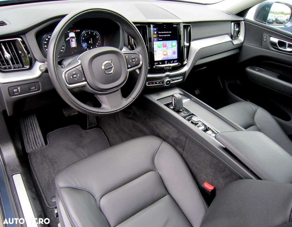 Volvo XC 60 B4 MHEV AT8 FWD Momentum Pro - 16